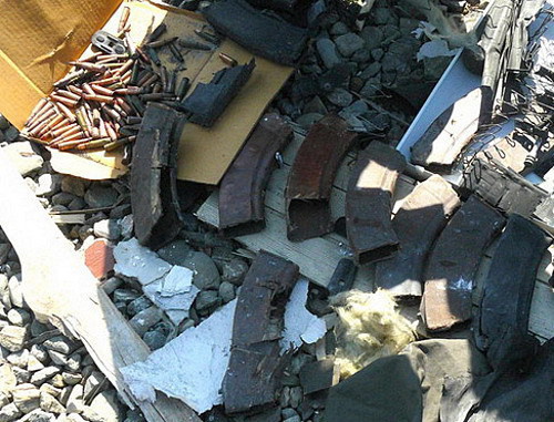 Оружие, найденное на месте спецоперации в Назрани, 2011 г. Фото: http://nak.fsb.ru