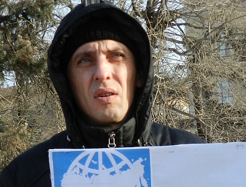 Участник пикета в защиту трудовых прав заключенных Алексей Почевалов. Волгоград, 22 декабря 2012 г. Фото Татьяны Филимоновой для "Кавказского узла"