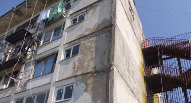 Аварийный дом № 3 по улице Петропавловской в Сочи. Март 2012 г. Фото Светланы Кравченко для "Кавказского узла"