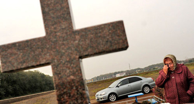 Могила одного из погибших в станице Кущевская. Краснодарский край, 4 ноября 2011 г. Фото: Максим Тишин / Югополис