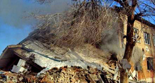 В жилом доме в Астрахани произошел взрыв газа. 26 декабря 2012 г. Фото: ГУ МЧС России по Астраханской области, http://www.30.mchs.gov.ru В жилом доме в Астрахани произошел взрыв газа. 26 декабря 2012 г. Фото: ГУ МЧС России по Астраханской области, http://www.30.mchs.gov.ru