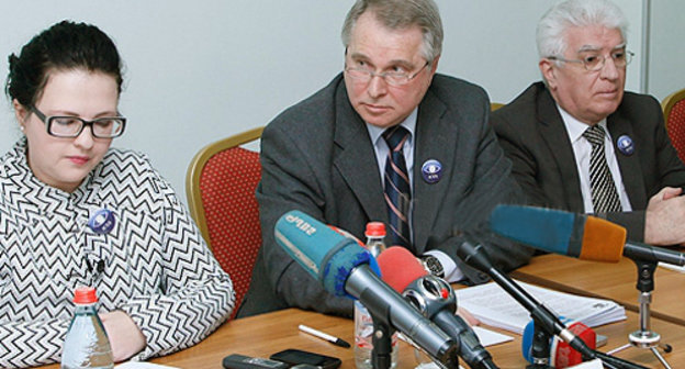 Пресс-конференция наблюдателей от Международного экспертного Центра Избирательных Систем (ICES). Ереван, 21 декабря 2012 г. Фото: ©PanARMENIAN Photo/
Varo Rafayelyan