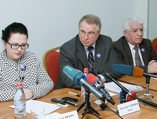 Пресс-конференция наблюдателей от Международного экспертного Центра Избирательных Систем (ICES). Ереван, 21 декабря 2012 г. Фото: ©PanARMENIAN Photo/
Varo Rafayelyan
