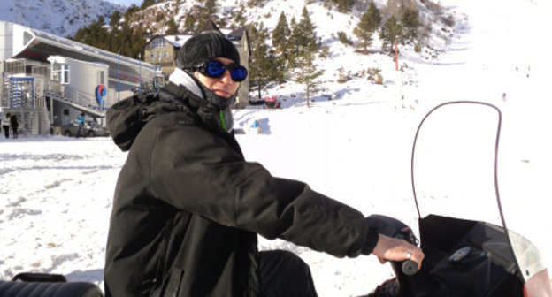 Кабардино-Балкария, Приэльбрусье, поляна Азау, открытие горнолыжного сезона. 27 декабря 2012 г. Фото Луизы Оразаевой для "Кавказского узла"