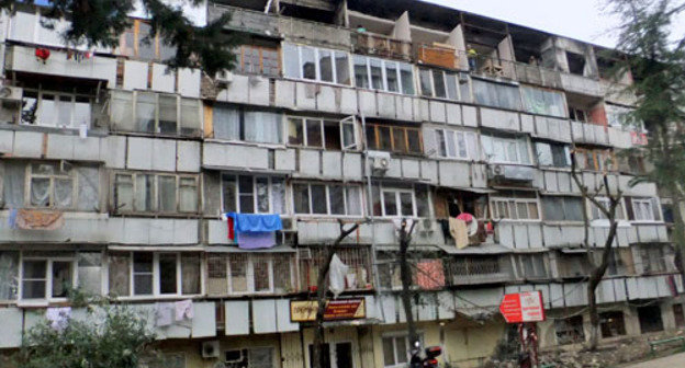 Многоквартирный дом по улице Чебрикова, в котором произошло возгорание. Сочи, декабрь 2012 г. Фото Светланы Кравченко для "Кавказского узла"