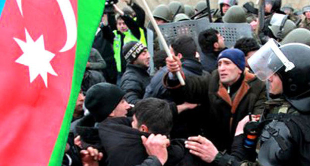 Беспорядки в городе Губа. Азербайджан, 1 марта 2012 г. Фото: Abbas Atllay (RFE/RL)