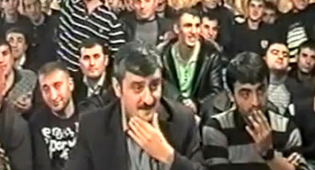 Кадр из видеоролика "Ты кто такой? Давай, до свидания!", http://www.youtube.com
