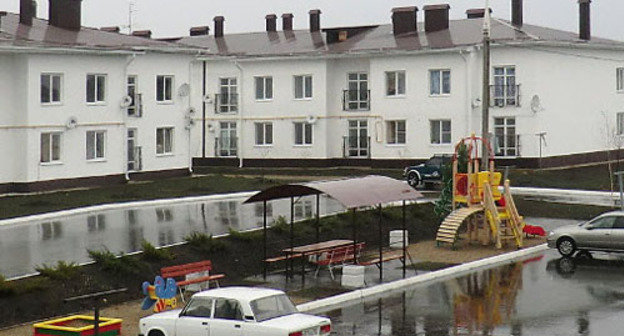 Малоэтажный микрорайон "Озерки", переданный Минобороны под расселение пострадавших. Крымск, ноябрь 2012 г. Фото Натальи Дорохиной для "Кавказского узла"