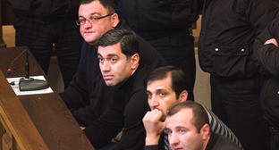 Ираклий Окруашвили (второй слева) в зале суда. Фото: Александр Имедашвили, NEWSGEORGIA
