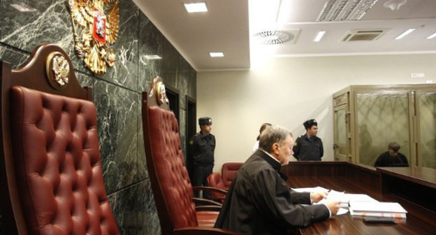 Краснодарский краевой суд, на одном из заседаний по делу о массовом убийстве в Кущевской. Декабрь 2011 г. Фото:  Геннадий Аносов/Югополис, http://www.yugopolis.ru