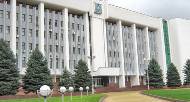 Здание парламента Адыгеи. Фото ИА НатПресс.NET,  http://natpress.net