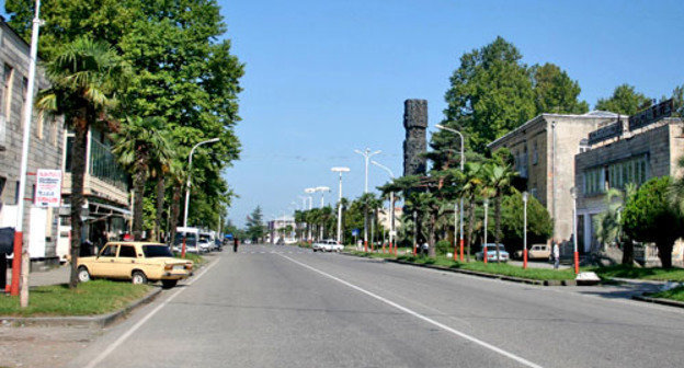 Центральная улица в Абаше, Грузия. Фото Alsandro, http://commons.wikimedia.org