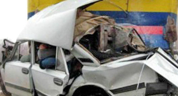 ДТП на железнодорожном переезде в Кабардино-Балкарии в Тереке, 14 января 2013 г. Фото: информационно-новостной портал КБР, http://07kbr.ru