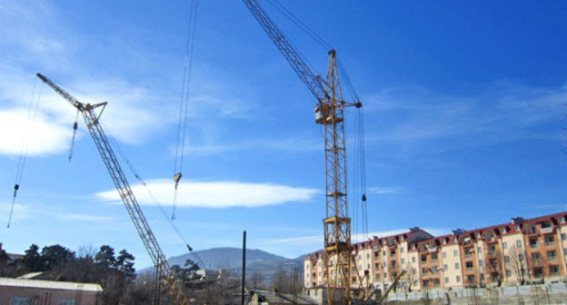 Новое здание для старейшей школы Степанакерта строится на средства благотворителя из России. Нагорный Карабах, Степанакерт, 22 января 2013 г. Фото Алвард Григорян для "Кавказского узла"