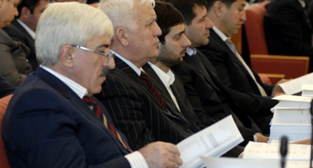 Депутаты Народного собрания Дагестана. Фото: Айшат Ахмедова, http://www.riadagestan.ru