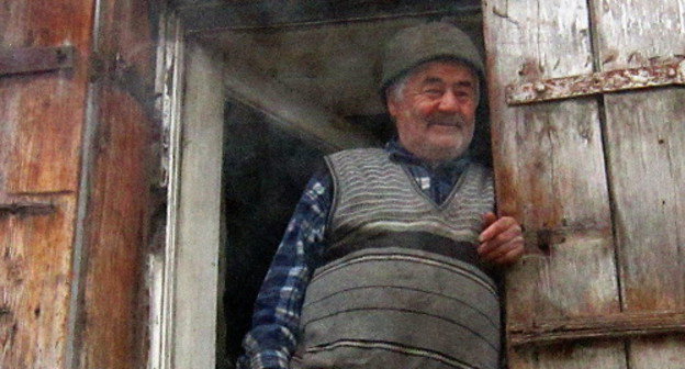 Житель села Хачмач Армо Хачатрян. Нагорный Карабах, Аскеранский район, 9 января 2013 г. Фото Алвард Григорян для "Кавказского узла" 