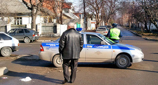Полиция на улице Кешокова в Нальчике, 28 января 2013 г.Фото: министерство внутренних дел по Кабардино-Балкарской республике, http://07.mvd.ru