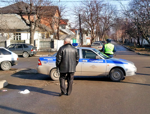 Полиция на улице Кешокова в Нальчике, 28 января 2013 г.Фото: министерство внутренних дел по Кабардино-Балкарской республике, http://07.mvd.ru
