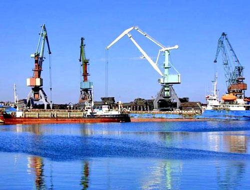 Махачкалинский международный морской торговый порт. Фото http://www.mmport.ru