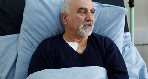 Паруйр Айрикян в больничной палате на второй день после операции. Ереван, 2 февраля 2013 г. Фото: © PanARMENIAN Photo/Tigran Mehrabyan