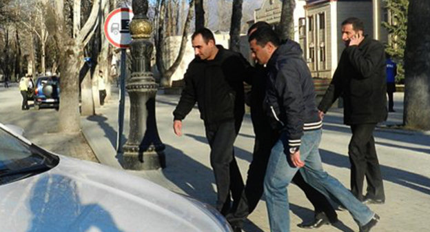 Арест Тофига Ягублу в Исмаиллы, Азербайджан, 4 февраля 2013 г. Фото: musavat.com