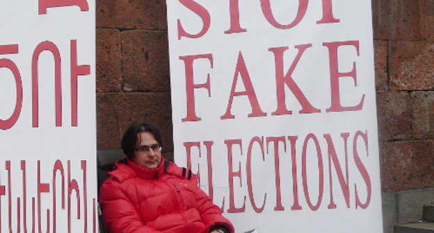 Голодовка Андреаса Гукасяна. Ереван, 21 января 2013 г. Фото Армине Мартиросян для "Кавказского узла"