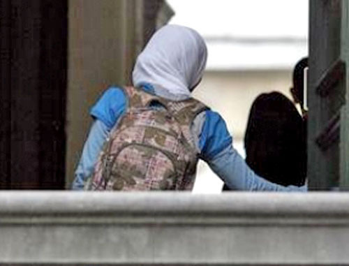 Девочка в хиджабе. Фото http://www.islamnews.ru
