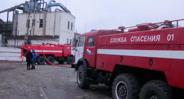 Тушение пожара на маслозаводе в Кропоткине. Фото пресс-службы ГУ МЧС по Краснодарскому краю, http://www.23.mchs.gov.ru