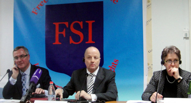 Пресс-конференция представителей наблюдательных миссий от Парламентской ассамблеи ОБСЕ в Ереване 19 февраля 2013 г. Фото Инессы Саргсян для "Кавказского узла"