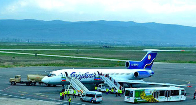 Аэропорт "Уйташ" в Махачкале. Фото: Эльдар Расулов, Сергей Мартьянов, http://www.odnoselchane.ru