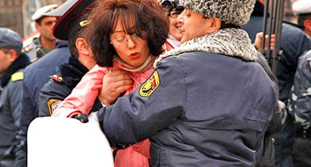 Акция протеста перед офисом БДИПЧ/ОБСЕ в Ереване. 22 февраля 2013 г. Фото: PanARMENIAN Photo/Tigran Mehrabyan