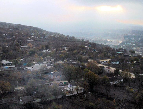 Панорама села Новолакского, бывшего Банайаула, жители которого, чеченцы-аккинцы, после возвращения из депортации были перемещены в другие села. Фото Рамазана Алилова, http://www.odnoselchane.ru