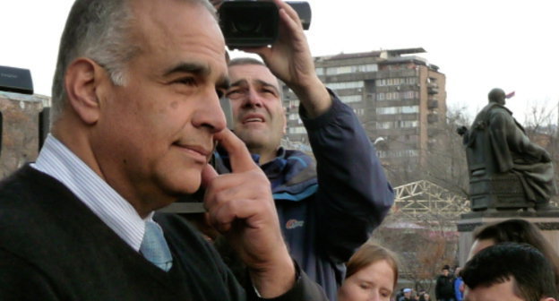 Раффи Ованнисян на митинге в Ереване 20 февраля 2013 г. Фото Армине Мартиросян для "Кавказского узла"