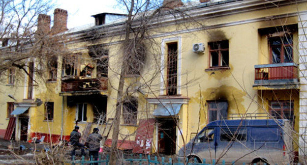 Пожар в двухэтажном пятиподъездном жилом доме по улице Поддубного, 5. Волгоград, 2 марта 2013 г. Фото Вячеслава Ященко для "Кавказского узла"