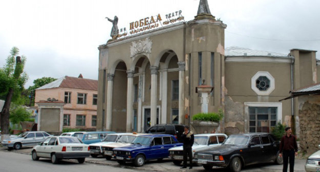 Улица Кабардинская в Нальчике. Фото  А. Сижажева, журнал "Архивы и общество", выпуск №5, 2011 г., http://archivesjournal.ru