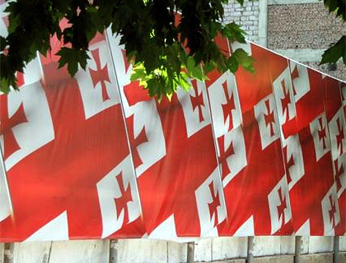 Флаги Грузии. Фото: miss_rubov, http://www.flickr.com/photos/90126577@N00/1195555325