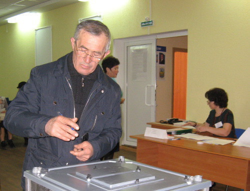 Голосование на дополнительных выборах депутата Волгоградской областной думы по Городищенскому одномандатному округу №5. 24 марта 2013 г. Фото Вячеслава Ященко для "Кавказского узла"