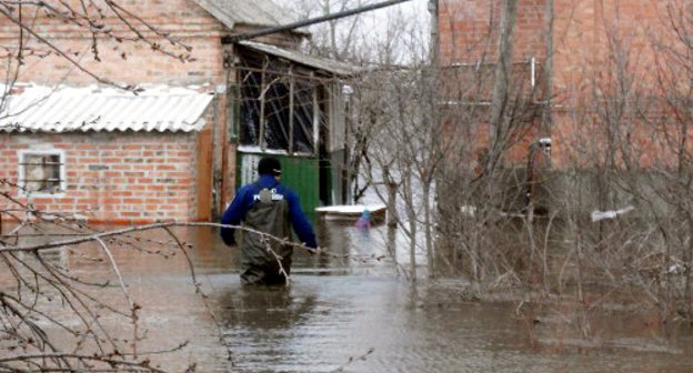 Подтопление в Ростовской области. 24 марта 2013 г. Фото ГУ МЧС Ростовской области, http://www.61.mchs.gov.ru