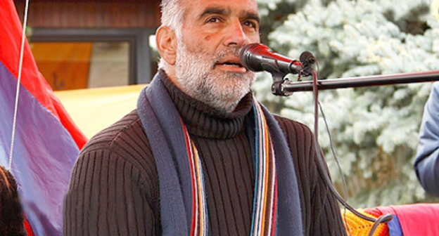 Раффи Ованнисян на площади Свободы в Ереване, март 2013 г. Фото: © PanARMENIAN Photo/
Hrant Khachatryan