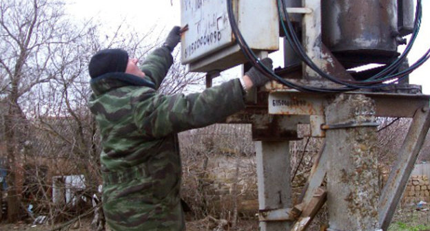 Работы по восстановлению электроснабжения в Ростовской области. Март 2013 г. Фото пресс-службы ГУ МЧС по Ростовской области, http://www.61.mchs.gov.ru