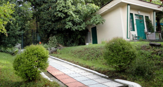 На территории сочинского отделения "Русского геграфического общества". Фото Светланы Кравченко для "Кавказского узла"