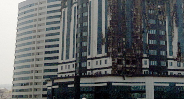 Небоскреб "Олимп" после пожара. Чечня, Грозный, 4 апреля 2013 г. Фото "Кавказского узла"