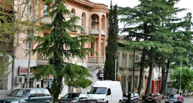 Центральная улица в Гурджаани, Кахетия (Восточная Грузия). Фото: А.Мухранов, http://travelgeorgia.ru/