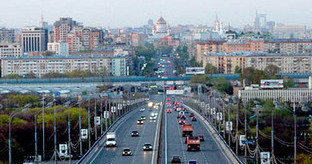 Вид на Комсомольский проспект в Москве. Фото Алексея Кулакова, http://ru.wikipedia.org Вид на Комсомольский проспект в Москве. Фото Алексея Кулакова, http://ru.wikipedia.org