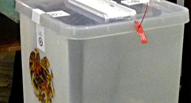 Урна для голосования. Фото Армине Мартиросян для "Кавказского узла"