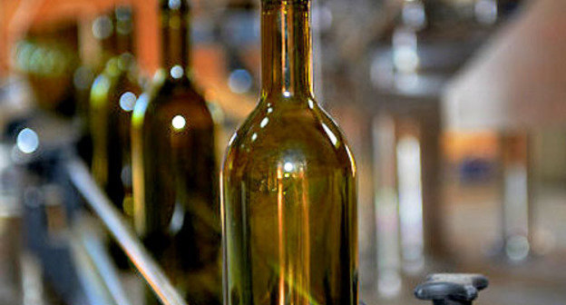 Производственная линия винного завода в Манави. Грузия. Фото: Александр Имедашвили, NEWSGEORGIA