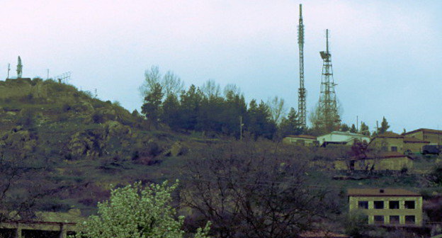 Радиовышки в городе Шуши. Нагорный Карабах, апрель 2013 г. Фото Алвард Григорян для "Кавказского узла"