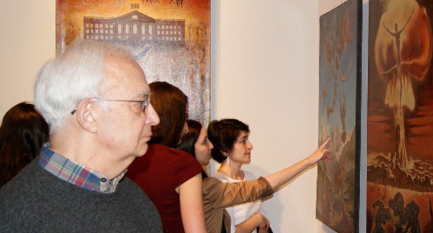 Выставка "Оттенки черкесского" начала работу в Москве. 10 апреля 2013 г. Фото Натальи Крайновой для "Кавказского узла"