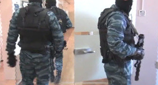 Обыск в центральном офисе ОАО «Курорты Северного Кавказа» на улице Пречистенка. Москва, 16 апреля 2013 г. Фото: Пресс-служба ГУЭБиПК МВД России Обыск в центральном офисе ОАО «Курорты Северного Кавказа» на улице Пречистенка. Москва, 16 апреля 2013 г. Фото: Пресс-служба ГУЭБиПК МВД России