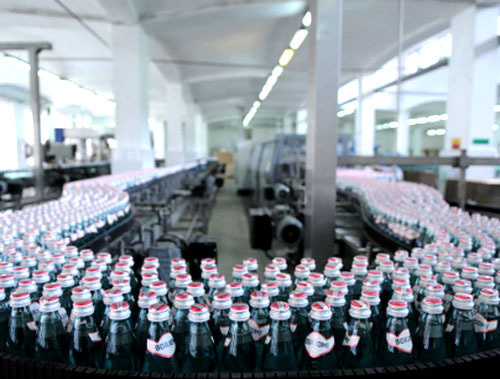 Автоматизированная технологическая линия на заводе "Боржоми", Грузия. Фото http://www.borjomi.com